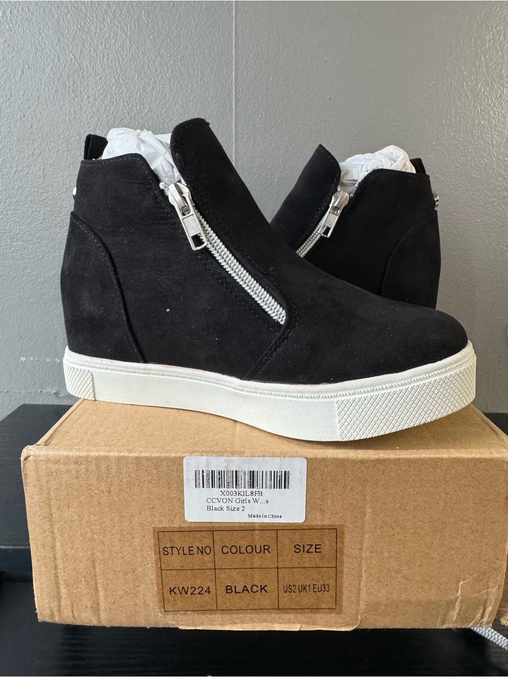 Size 2 CCVON Kids Black Wedge Zip Boots